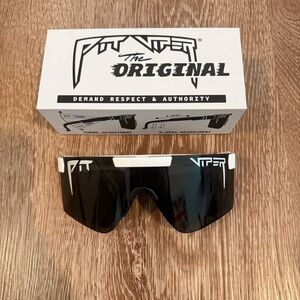 Pit Viper Miami Nights 2.0
In like new condition never worn